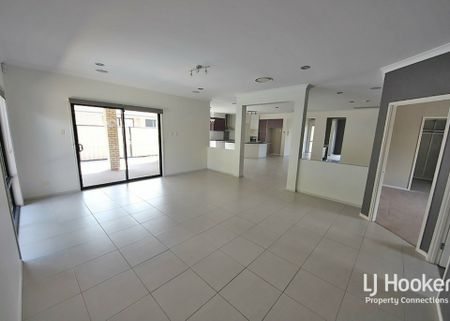 SUPERB 4 BEDROOM PLUS STUDY HOME WITH POOL - Photo 2