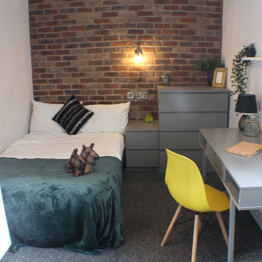 3 Bed Flat, Bowling Green Street, LE1 - Photo 1