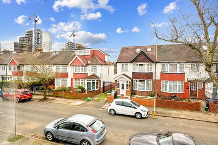 3 bedroom HOUSE - Court Way, London W3 0PZ - Photo 5