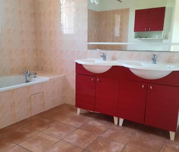 Location Maison 6 pièces 135m² ST GENIES DE MALGOIRES 30190 - Photo 4