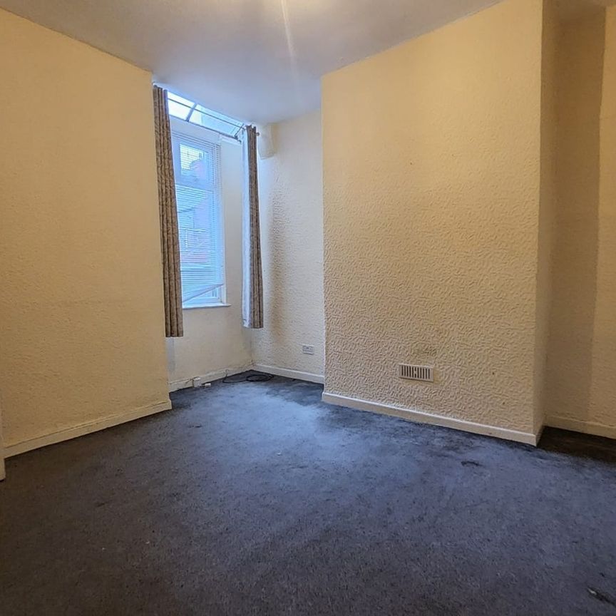 3 Bed Terraced House, Warren Street, M7 - Photo 1