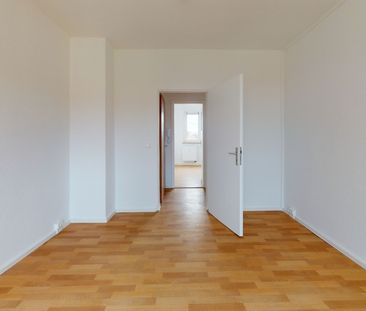 3-Raum-Wohnung mit Balkon, neu saniert! - Photo 4