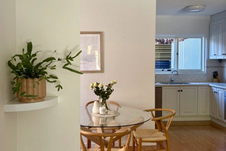 Ideal for extended stays, this accommodation is perfect for those relocating or business professionals seeking a corporate stay. - Photo 2
