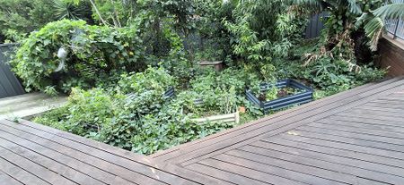 2-bedroom shared house, Ian Bruce Cres - Photo 4