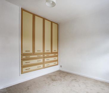 3 bedroom end of terrace house to rent - Photo 1