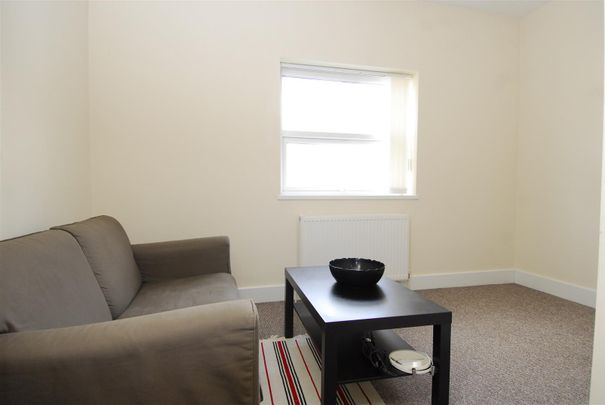 9 Seaton Avenue Flat 3, Plymouth - Photo 1