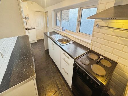 2 bedroom terraced house to rent - Photo 5