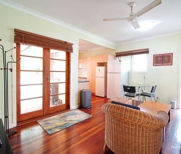 Only one Bedrooms left, walk to UQ - Photo 2