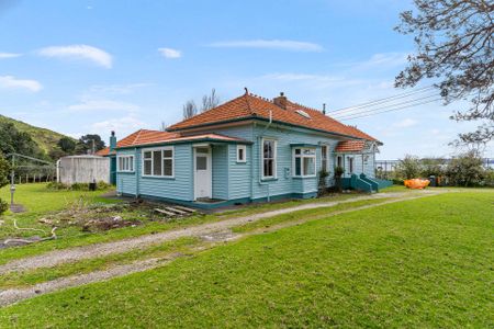 Homestead in Kawakawa Bay - Photo 5