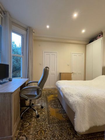 2 Bed Flat, College Place, NW1 - Photo 3