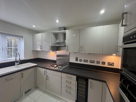 3 bedroom terraced house to rent - Photo 3