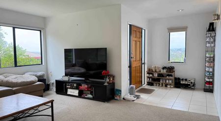 Spacious & Elevated Family Home with Breathtak... - Photo 5