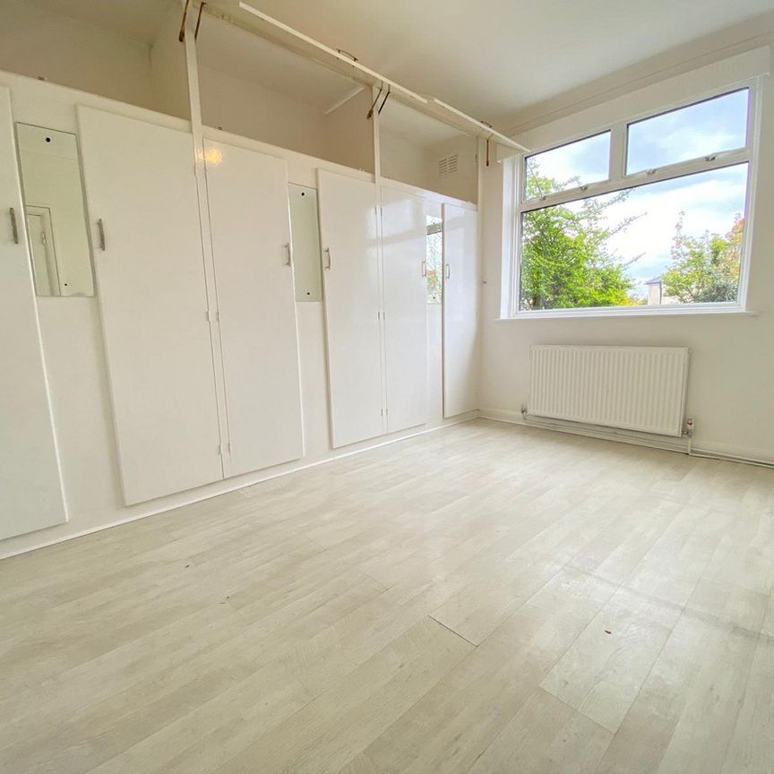 Orchid Road, London, N14 - Photo 1