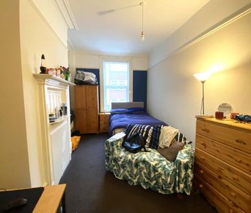 4 bedroom apartment to rent - Photo 4