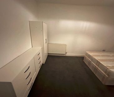 Room in a Shared House, Muswell Hill Broadway, N10 - Photo 1