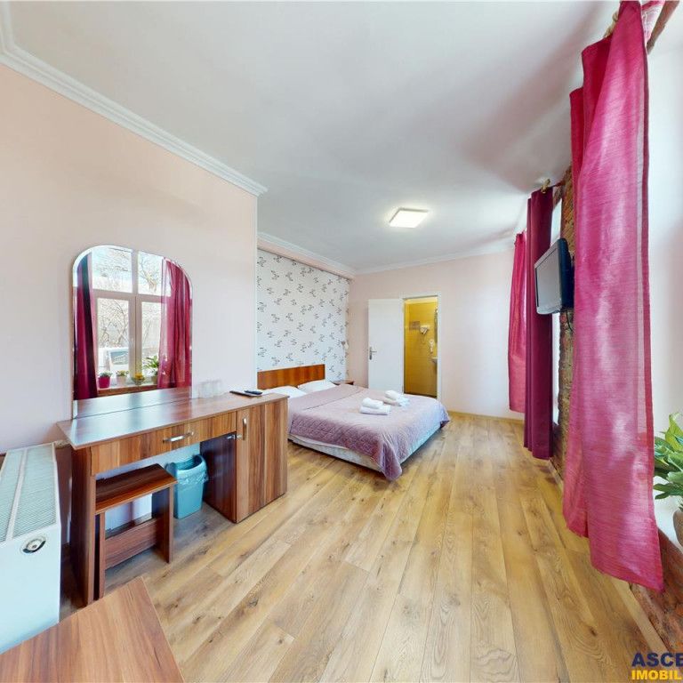 Camera mobilata si utilata, Centrul Istoric - Piata Unirii, - Fotografie 1