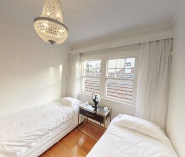 Centrally located Art Deco Inspired Elegance - Photo 3