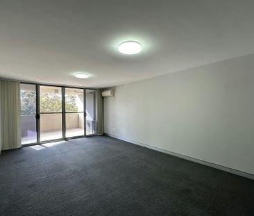 TWO BEDROOM APARTMENT IN THE HEART OF BANKSTOWN CBD - Photo 6