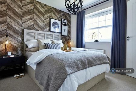 3 bedroom semi-detached house to rent - Photo 5