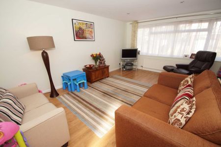 3 bed House for rent - Photo 2