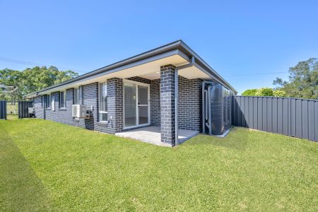 Fresh, Modern & Conveniently Located in Greta - Photo 3