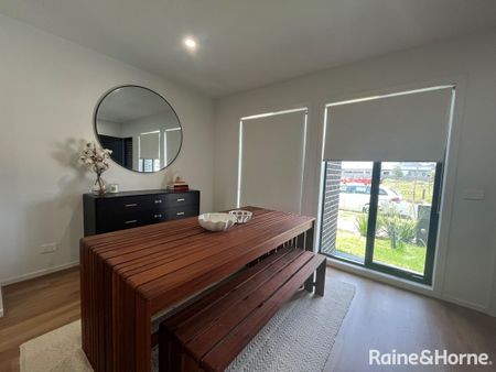 29 Warangal Way, Deanside, VIC 3336 - Photo 5