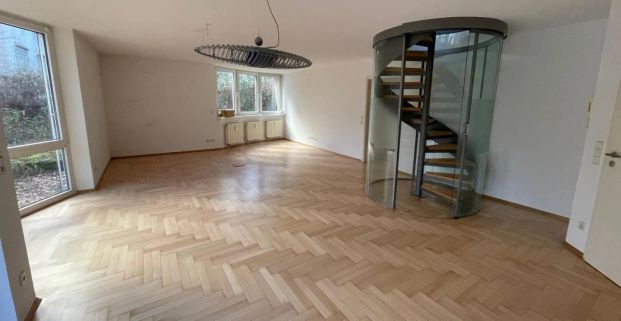 große Wohnung auf 2 Ebenen in ruhiger und exklusiver Stadtrandlage - Photo 1