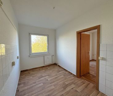 Einzug sofort möglich - 3-Raumwohnung mit Balkon - Photo 1