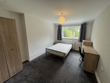 Yarburgh Way, Badger Hill - P10037 - Photo 5