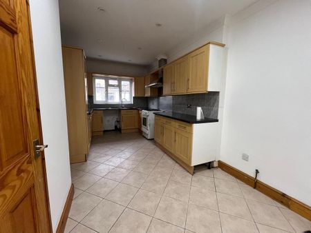 3 bedroom terraced house to rent - Photo 3