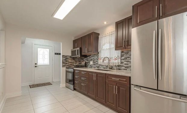 For Lease - 1 Fairbourne Crescent Unit# Main, Toronto, Ontario - Photo 1