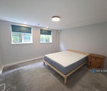4 bedroom detached house to rent - Photo 5