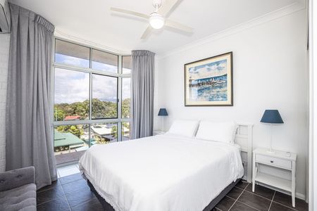 FURNISHED THREE BEDROOM APARTMENT WITH EXCLUSIVE USE ROOFTOP - Photo 4