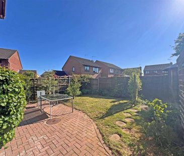 4 bedroom detached house to rent - Photo 2