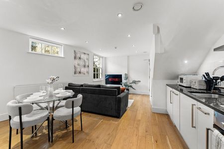 Upper Borough Walls - Photo 5