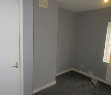 3 bedroom townhouse to rent - Photo 2