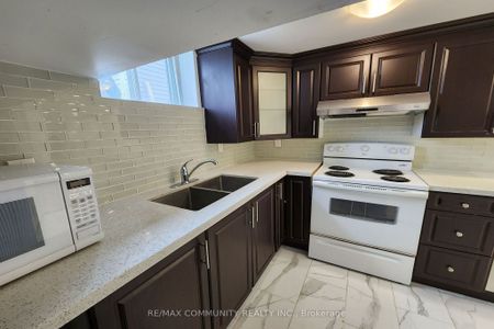 For Lease - 315 Rossland Road Unit# Bsmt, Whitby, Ontario - Photo 4