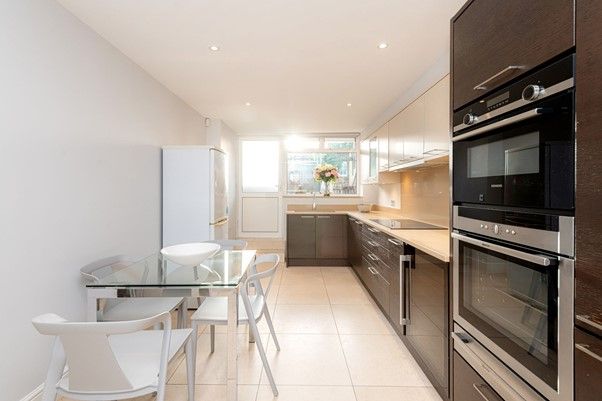 4 Bedroom House - Photo 1