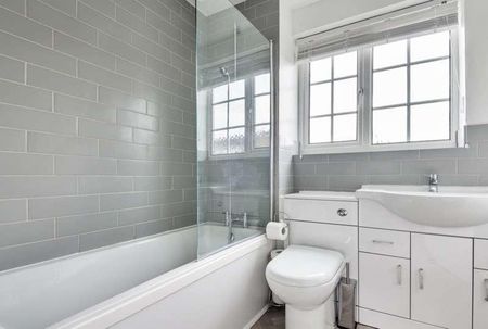 Sandalwood, Guildford, GU2 - Photo 2