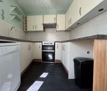 3 bedroom apartment to rent - Photo 2