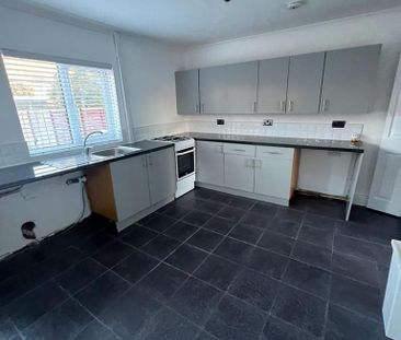 2 bedroom semi-detached house to rent - Photo 5