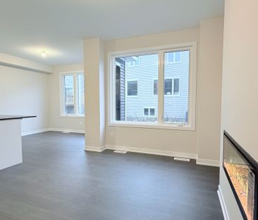 For Lease - 381 Les Emmerson Drive, Barrhaven, Ontario - Photo 6