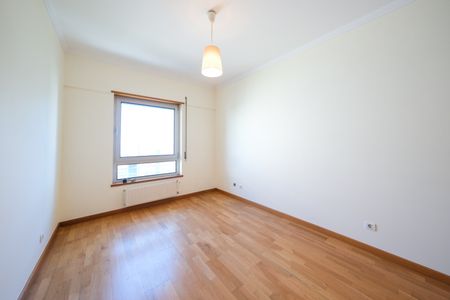 APARTAMENTO T4 VISTA RIO NO PARQUE DAS NAÇÕES - Photo 2