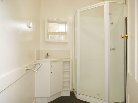 Light Filled Loft - Photo 4