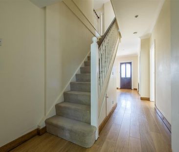 5 bedroom detached house to rent - Photo 3