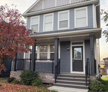 DETACHED! Evanston - 1590 sq Ft3 Bed 2.5 bath - — 3 Bedrooms Main Floor - Photo 1