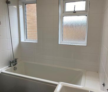 3 bedroom terraced house to rent - Photo 6