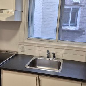 Grand 2 1/2 Metro Jean-Talon tout inclus - Photo 2