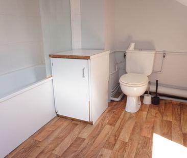 Location Appartement 1 pièce 27m² LILLE 59000 - Photo 3