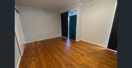 Three Bedroom Home in Central Location - Photo 3